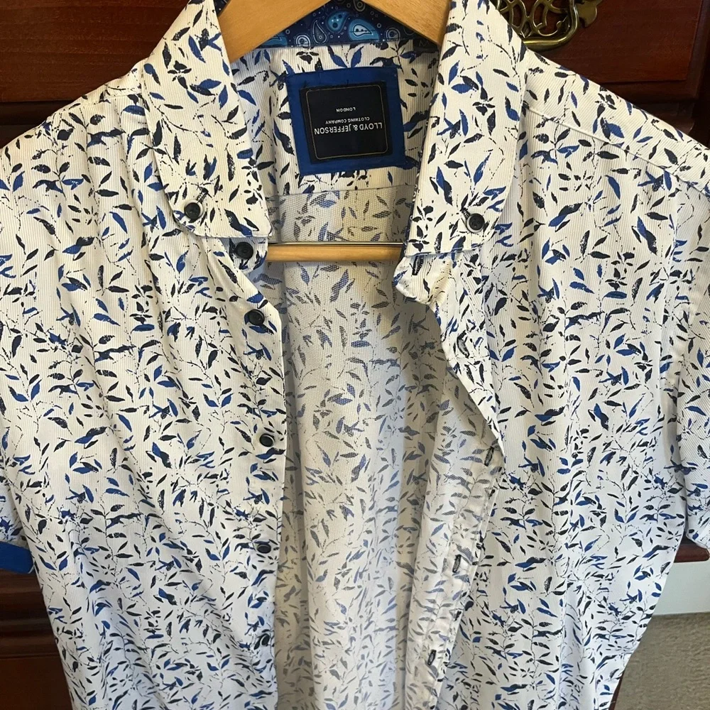 New & beautiful Italian beachwear Blue and White Patterned Shirt size M. 🇮🇹 - Picture 2 of 6
